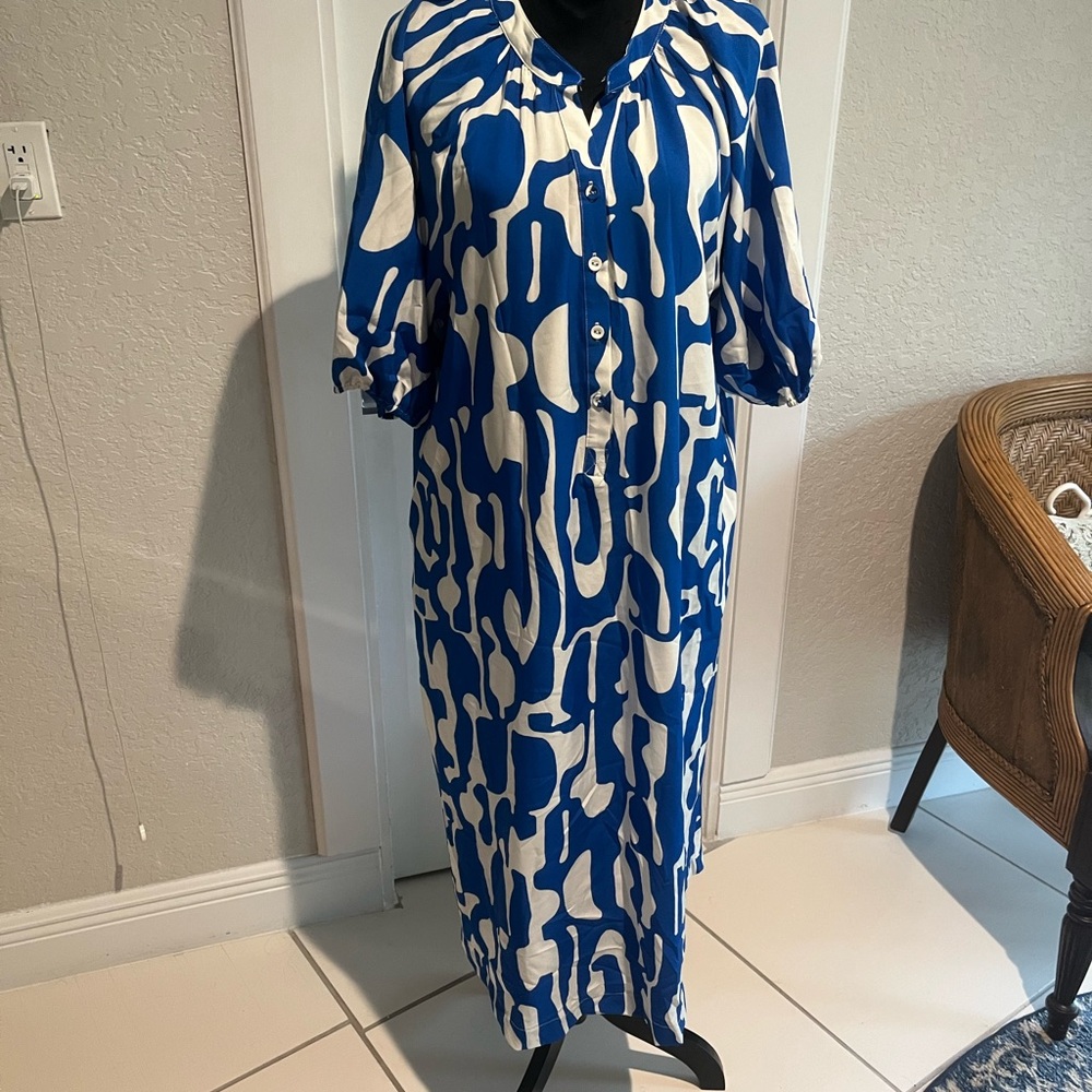 Umgee Blue and White Maxi Dress with Abstract Print - measures size large